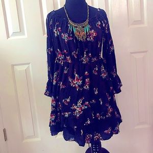 NWOT LE LIS / Dolls Kill ruffly tiered off shoulder dress